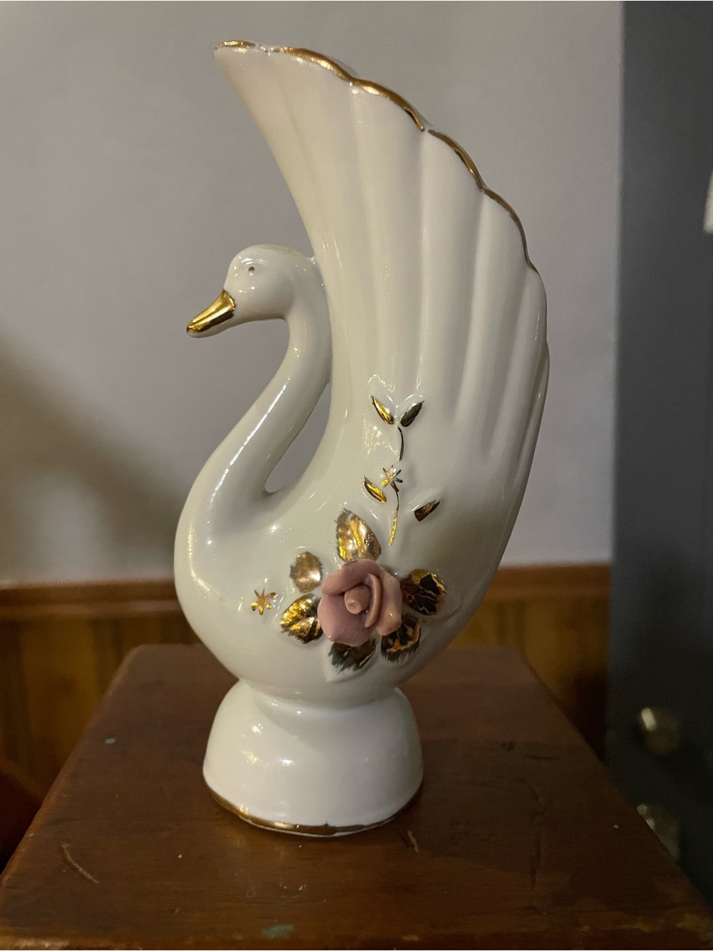 Vintage Porcelain Swan Vase with Pink Rose and Gold Accents home decor